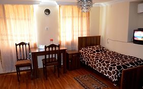 Nunu'S Guesthouse